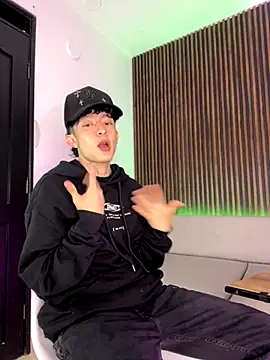 troy rouge online show from October 2025 07:03:02 PM