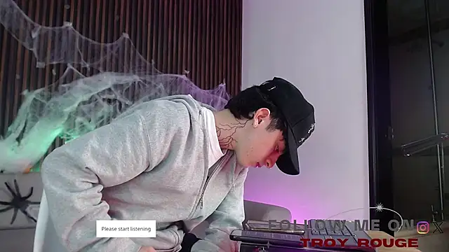 troy rouge online show from October 2025 07:35:02 PM