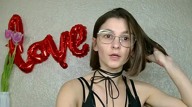 luna Gharming online show from March 2025 09:44:02 AM