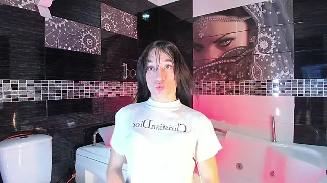 Small Hot19 online show from September 2025 09:23:02 AM