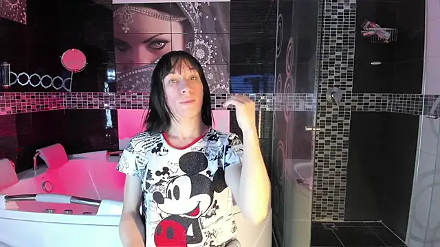 Small Hot19 online show from October 2025 11:10:01 AM