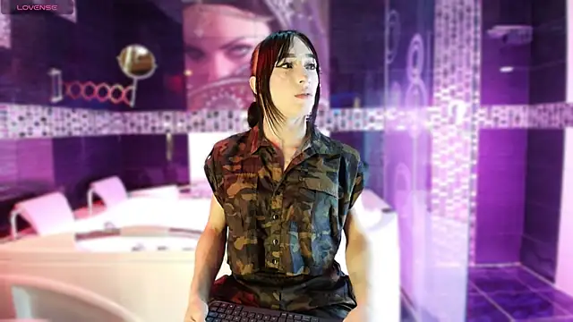 Small Hot19 online show from December 2025 06:43:02 AM