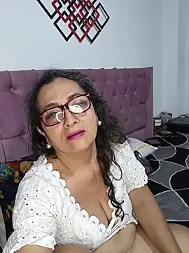 AlessandraLeroy online show from February 2026 01:04:01 AM