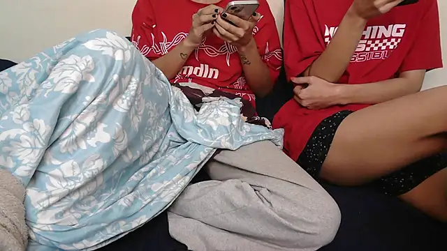 NaughtyThrouple007 online show from November 2025 07:30:02 AM