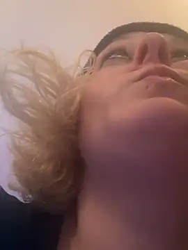 KITTYBOOBOOFUXX online show from April 2026 04:46:02 AM