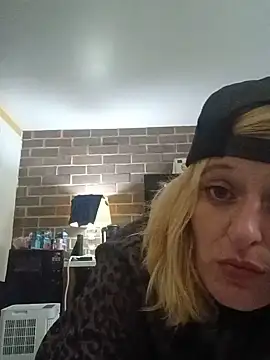 Snapshot of KITTYBOOBOOFUXX chatting on July 2026 07:00:02 AM KITTYBOOBOOFUXX online show from July 2026 07:00:02 AM