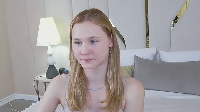 AmeliRoyse online show from April 2026 05:15:02 PM