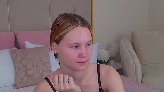 AmeliRoyse online show from June 2026 05:25:01 PM