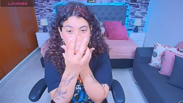 Snapshot of _Lilly_miller chatting on November 2025 05:46:02 PM Lilly miller online show from November 2025 05:46:02 PM