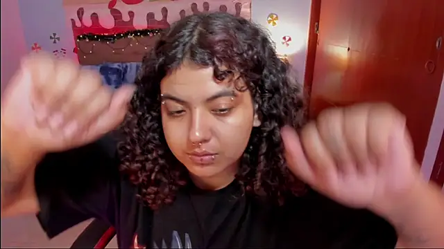 Snapshot of _Lilly_miller chatting on December 2025 07:10:02 PM Lilly miller online show from December 2025 07:10:02 PM