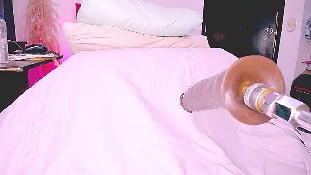 lucia-233 online show from November 2025 08:40:01 PM