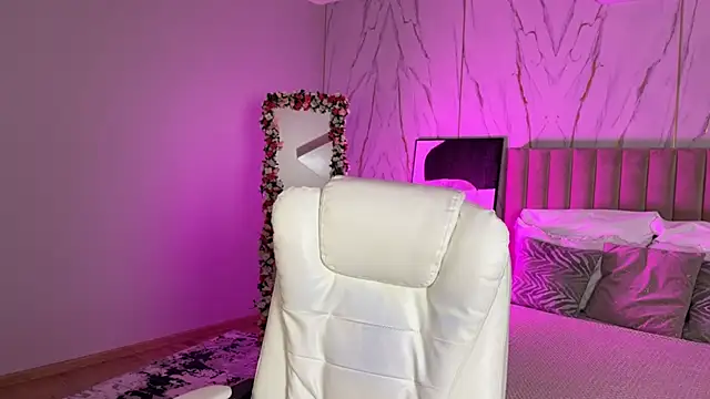  Vikky Moon  online show from October 2025 01:09:01 AM