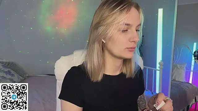  Vikky Moon  online show from June 2026 12:46:02 AM