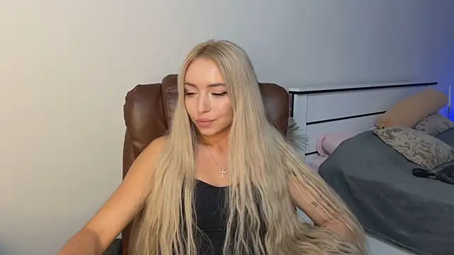 OhMyEmma online show from June 2026 07:26:02 PM