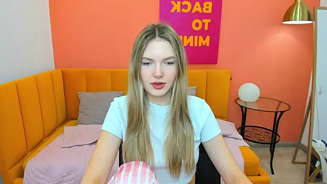 EvelineAmore online show from May 2026 01:55:01 AM