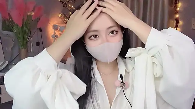 Snapshot of MI_KA22 chatting on November 2025 05:23:02 PM MI KA22 online show from November 2025 05:23:02 PM