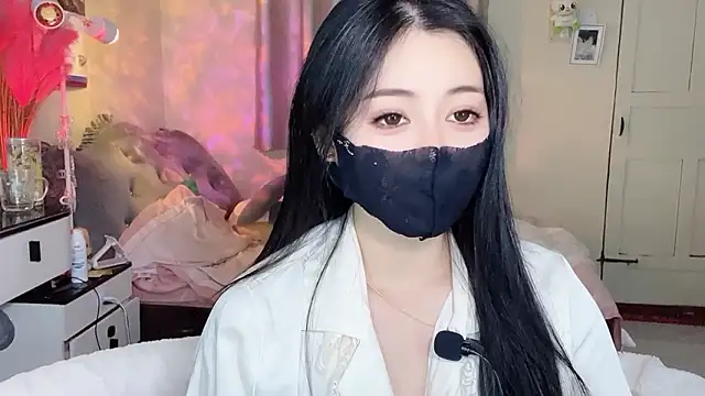 Snapshot of MI_KA22 chatting on February 2026 07:51:01 AM MI KA22 online show from February 2026 07:51:01 AM