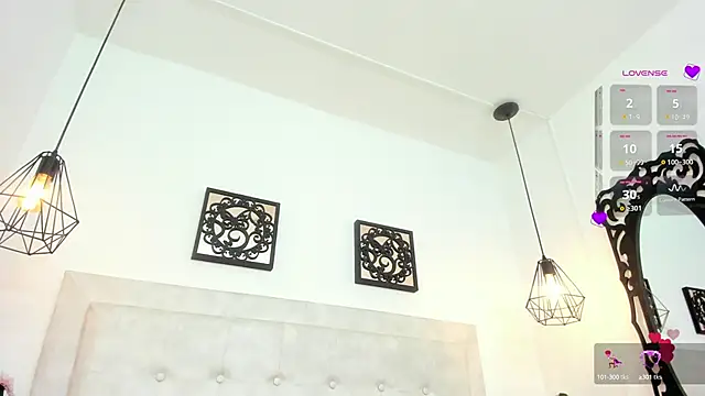 Snapshot of Lola_Blondie chatting on March 2025 11:38:01 AM Lola Blondie online show from March 2025 11:38:01 AM