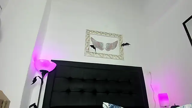 Lola Blondie online show from October 2025 12:23:02 PM