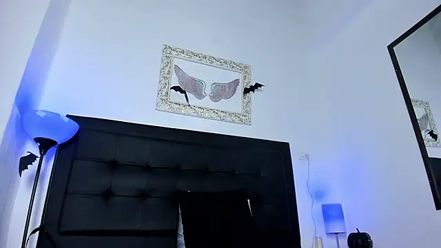 Lola Blondie online show from November 2025 12:38:02 PM