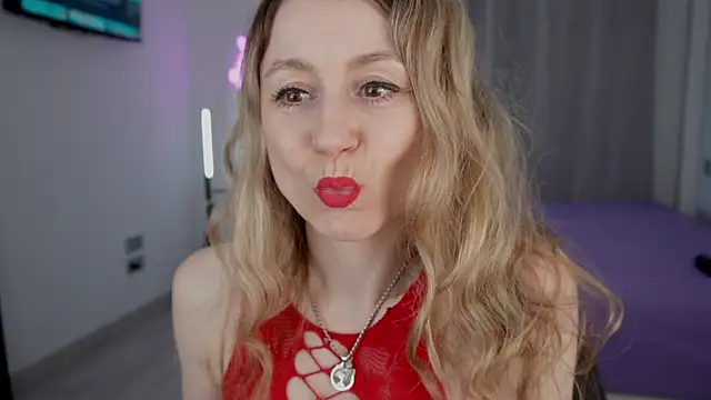   Milana     online show from June 2026 08:21:01 PM