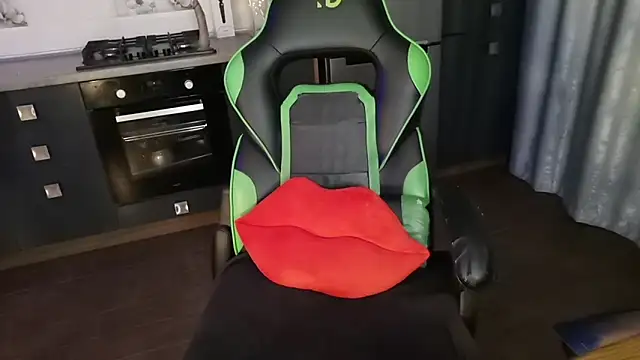 emlana online show from February 2025 06:26:01 PM