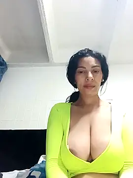 Snapshot of DaphneRosses chatting on March 2026 01:59:01 PM DaphneRosses online show from March 2026 01:59:01 PM