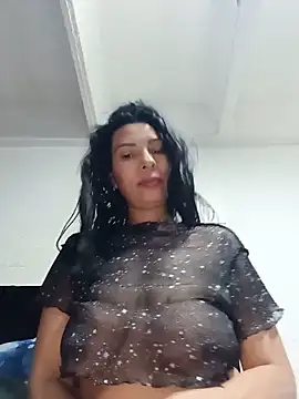 DaphneRosses online show from May 2026 01:41:01 PM