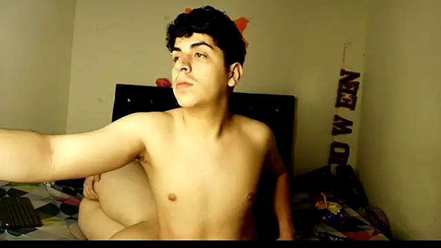 Snapshot of Kymberlyandlucas2 chatting on October 2025 04:23:02 AM Kymberlyandlucas2 online show from October 2025 04:23:02 AM