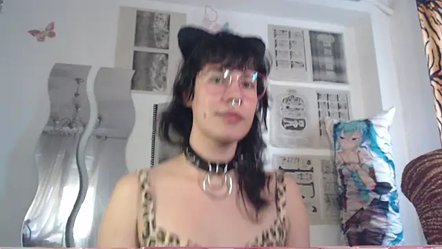 Snapshot of PainPrince69 chatting on March 2026 05:44:01 AM PainPrince69 online show from March 2026 05:44:01 AM