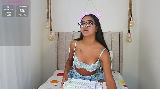 Snapshot of sofi_grisaless chatting on March 2025 09:26:01 AM sofi grisaless online show from March 2025 09:26:01 AM