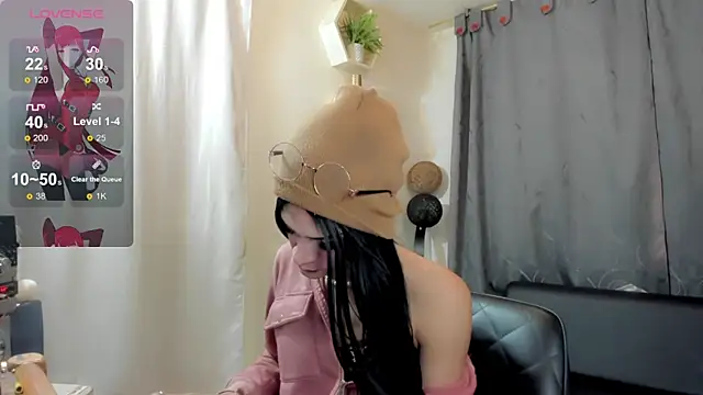 AteneaTaylor online show from October 2025 02:12:01 AM