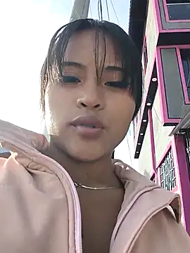 bella warzon online show from October 2025 09:15:01 PM