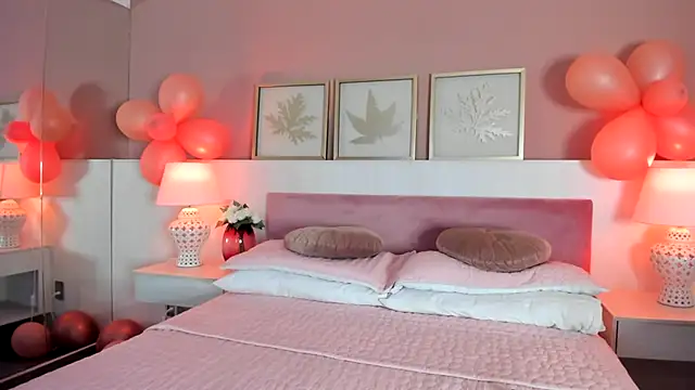 Emma  1 online show from October 2025 03:31:01 AM