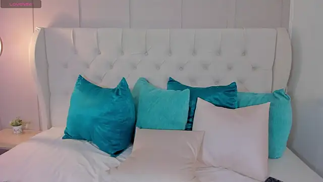 megan jonesss online show from October 2025 10:32:01 PM