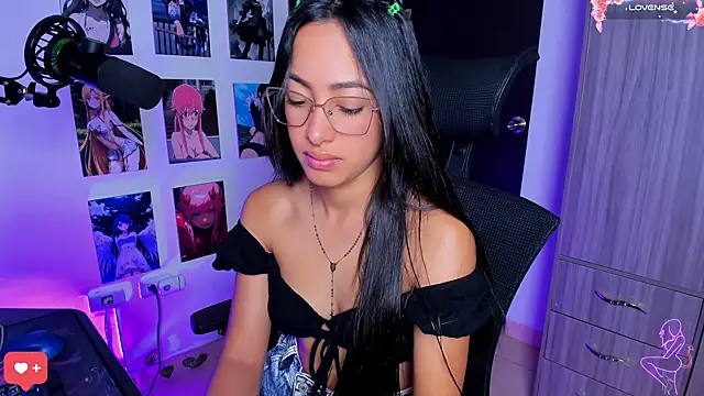 Snapshot of Vickysth chatting on March 2025 09:27:01 PM Vickysth online show from March 2025 09:27:01 PM