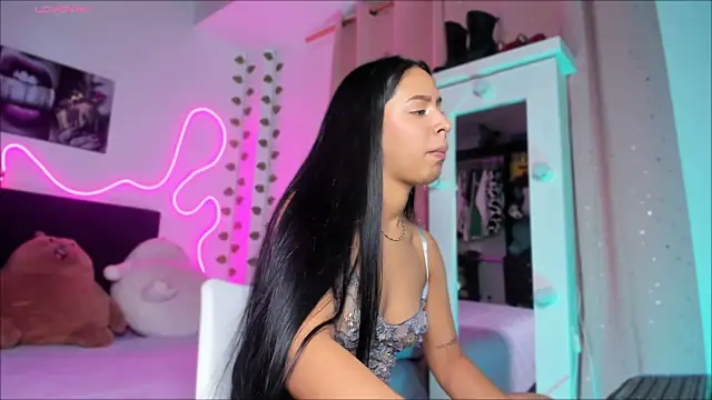 Snapshot of Vickysth chatting on October 2025 11:18:01 PM Vickysth online show from October 2025 11:18:01 PM