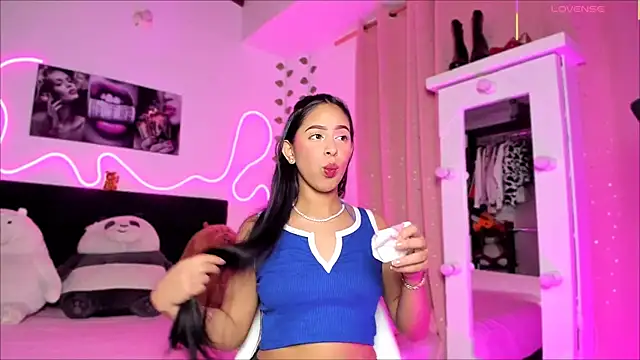 Snapshot of Vickysth chatting on November 2025 10:32:02 PM Vickysth online show from November 2025 10:32:02 PM