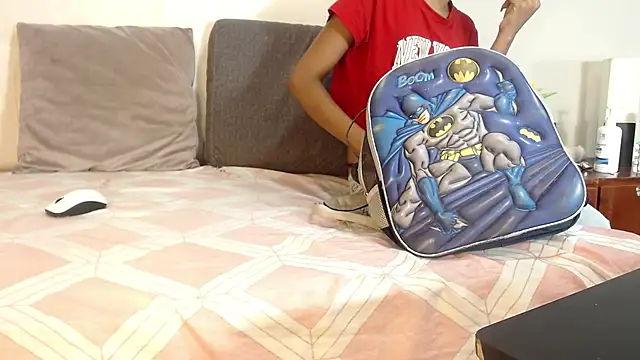 willow smitt online show from October 2025 01:21:01 PM