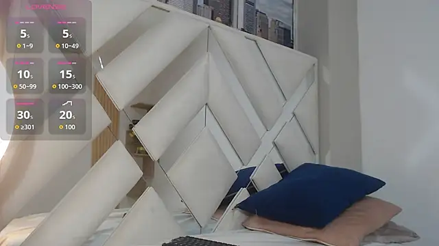 Snapshot of willow_smitt chatting on March 2026 02:32:01 PM willow smitt online show from March 2026 02:32:01 PM