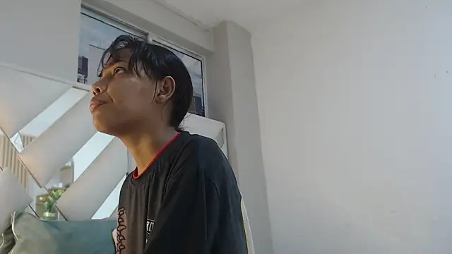 Snapshot of willow_smitt chatting on March 2026 01:00:01 PM willow smitt online show from March 2026 01:00:01 PM