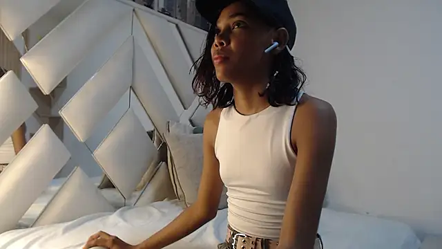 willow smitt online show from April 2026 01:53:02 PM