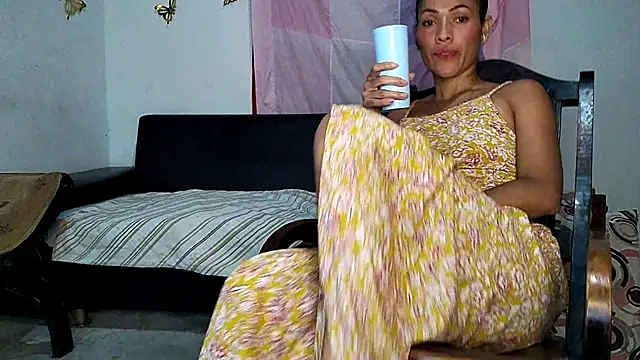 Snapshot of Milu_curly chatting on October 2025 05:41:01 AM Milu curly online show from October 2025 05:41:01 AM