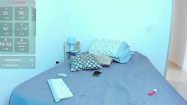 Snapshot of roxy_hell chatting on February 2026 09:57:02 PM roxy hell online show from February 2026 09:57:02 PM