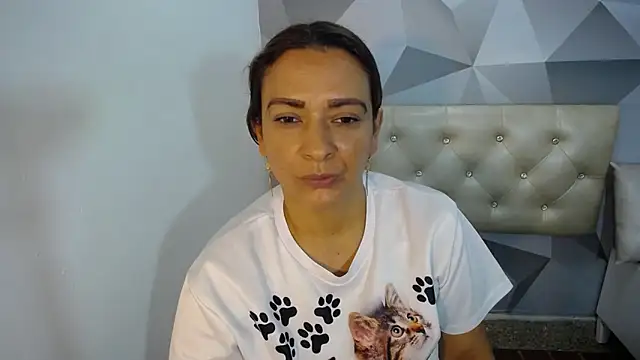 Milf-Prettyboobs online show from November 2025 10:37:02 AM