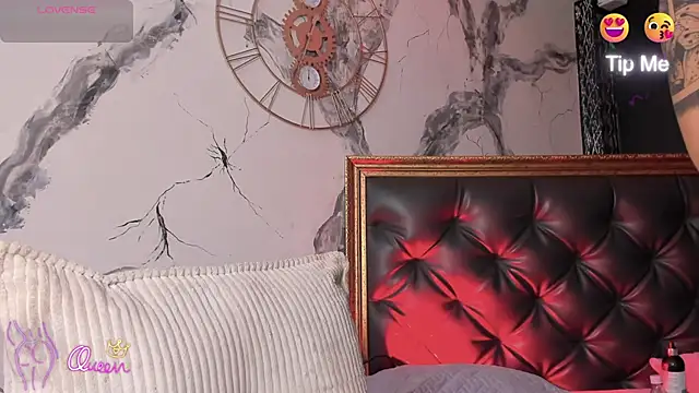 Snapshot of NaomiFrost chatting on March 2026 01:05:02 PM NaomiFrost online show from March 2026 01:05:02 PM