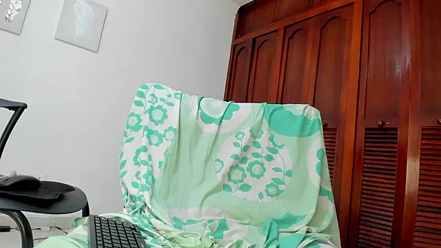 Snapshot of sweet_cinamon chatting on March 2025 10:22:02 PM sweet cinamon online show from March 2025 10:22:02 PM
