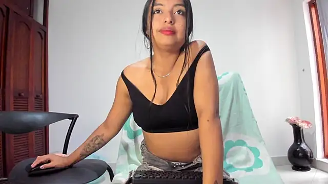 Snapshot of sweet_cinamon chatting on March 2025 08:32:02 PM sweet cinamon online show from March 2025 08:32:02 PM