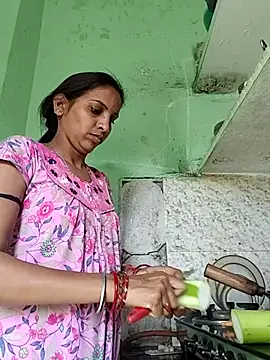 Hotty-Nidhi online show from February 2026 04:44:02 AM