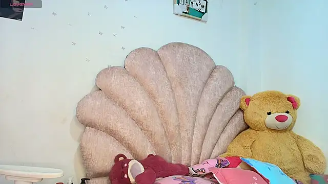 charlotte walker1 online show from March 2026 09:52:01 PM